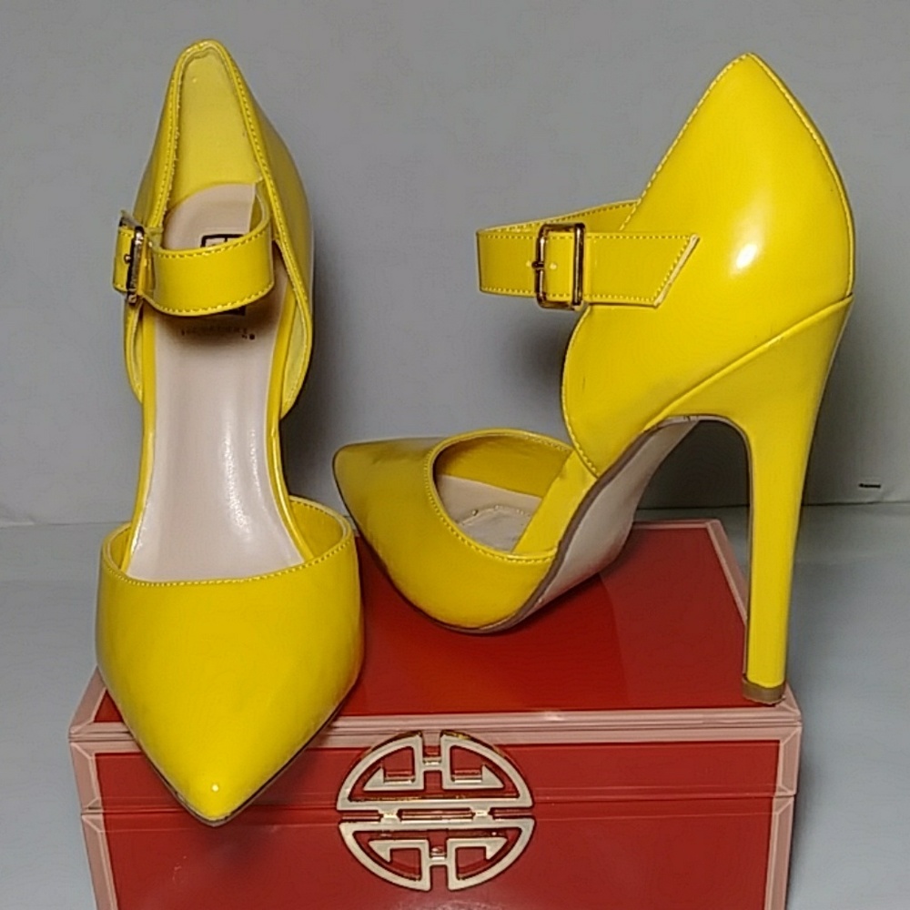 S2 signature by * yellow high heels!!!